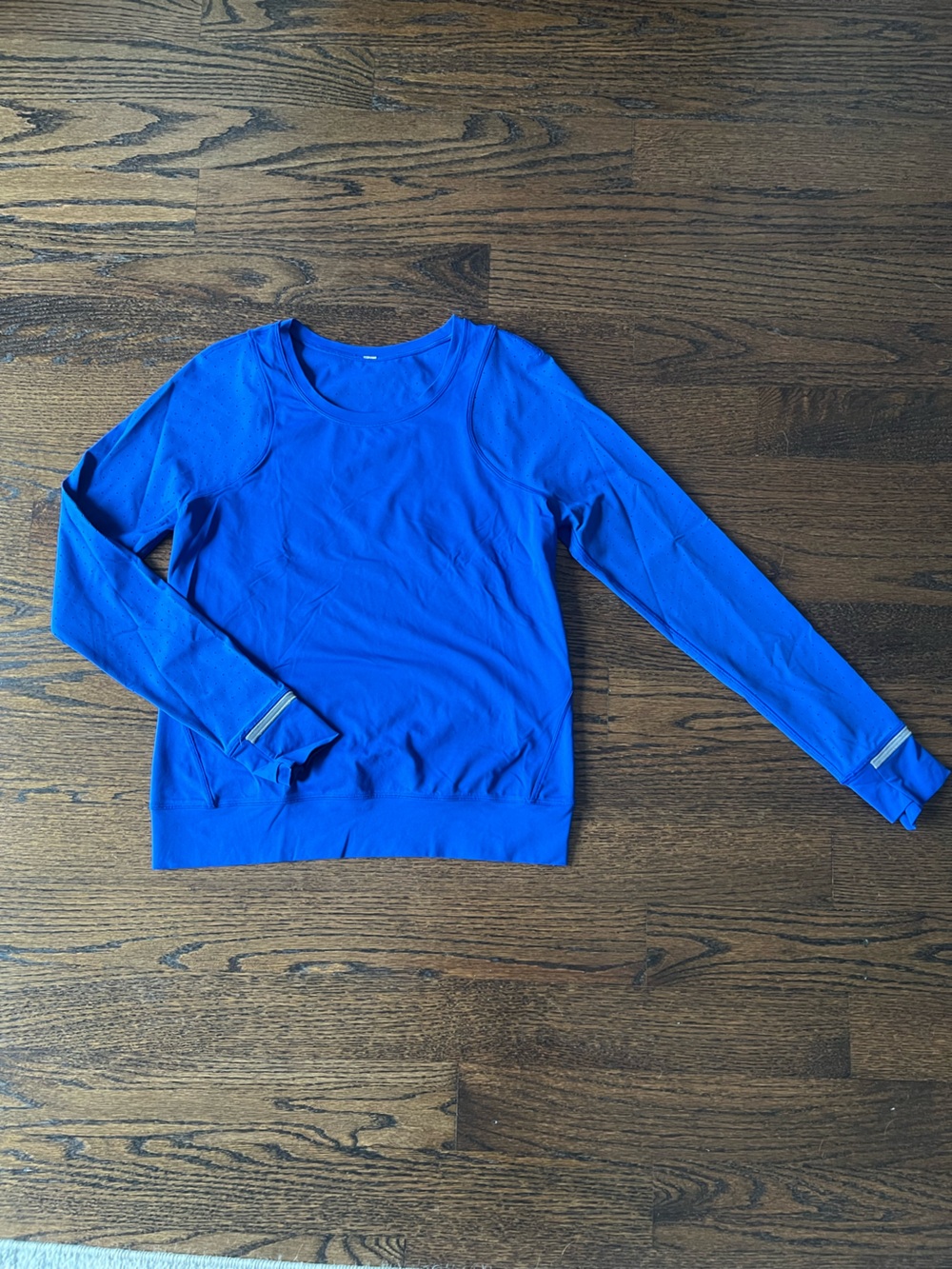 lululemon athletica Women's Cobalt Blue Long-Sleeve shirt